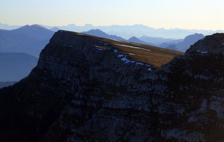 Le Mercantour au loin