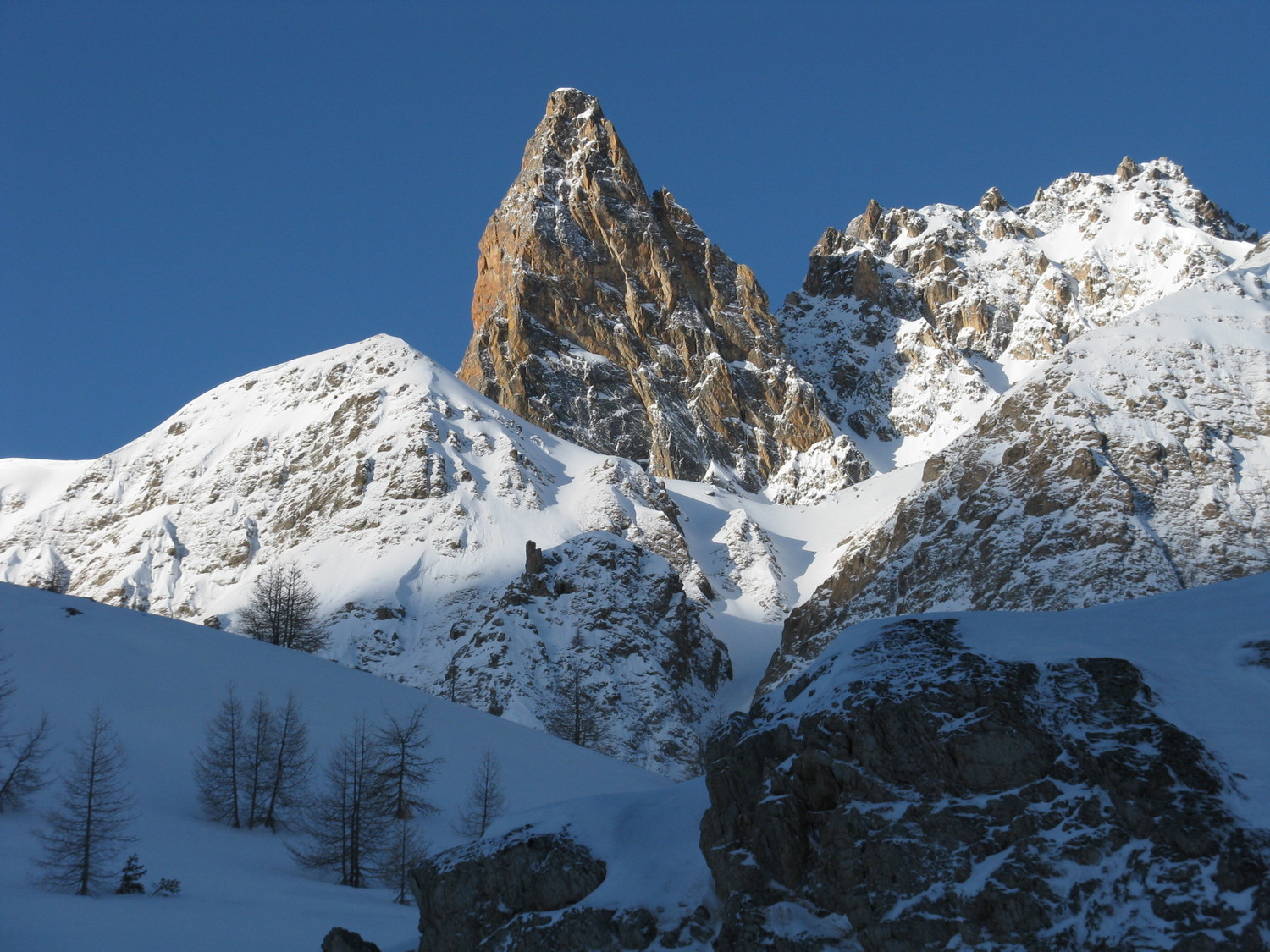 Aiguille Pierre André juste poudrée