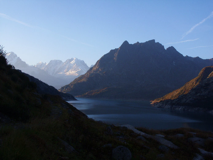 Dans le contournement du lac