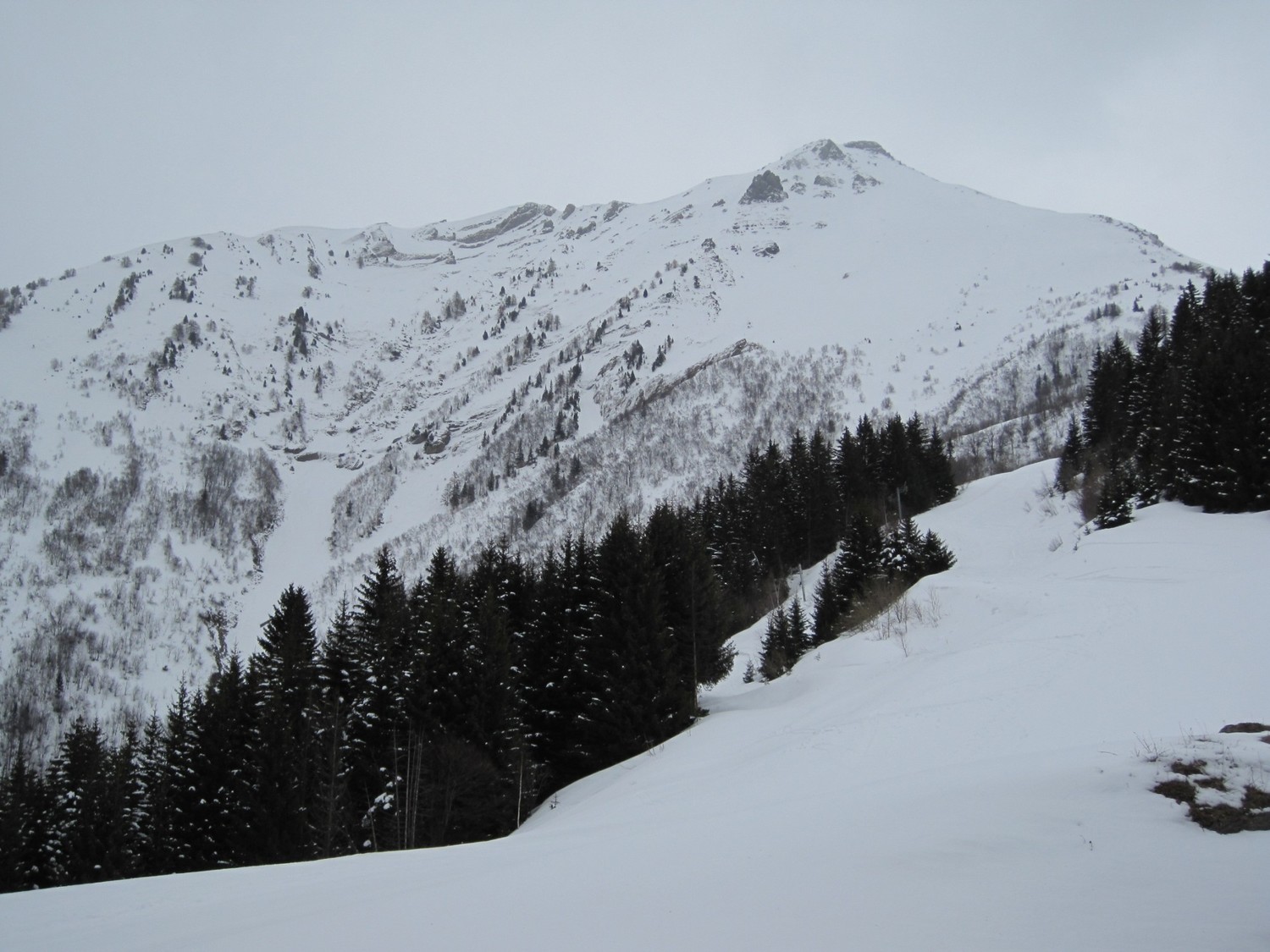 Face N et NW depuis les pistes