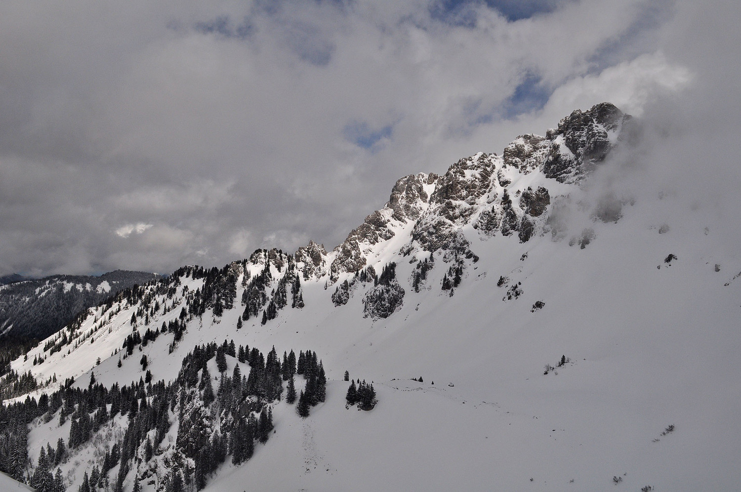 Eclaircie sur les couloirs de Chalune