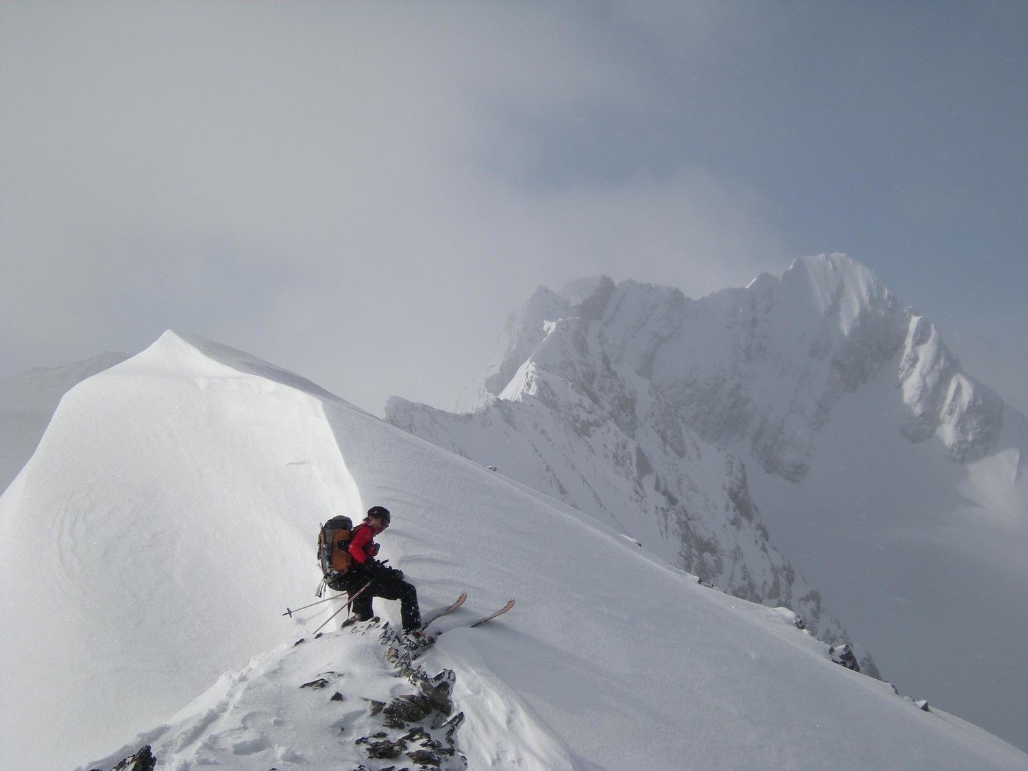 Tête Tsernou. A ski au sommet.