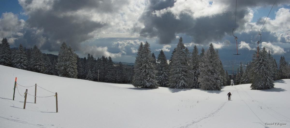 En haut des arbalettes, Les Avattes vue sur le lac de Neuchâtel