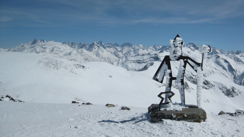 P'tit bonhomme devant les Ecrins