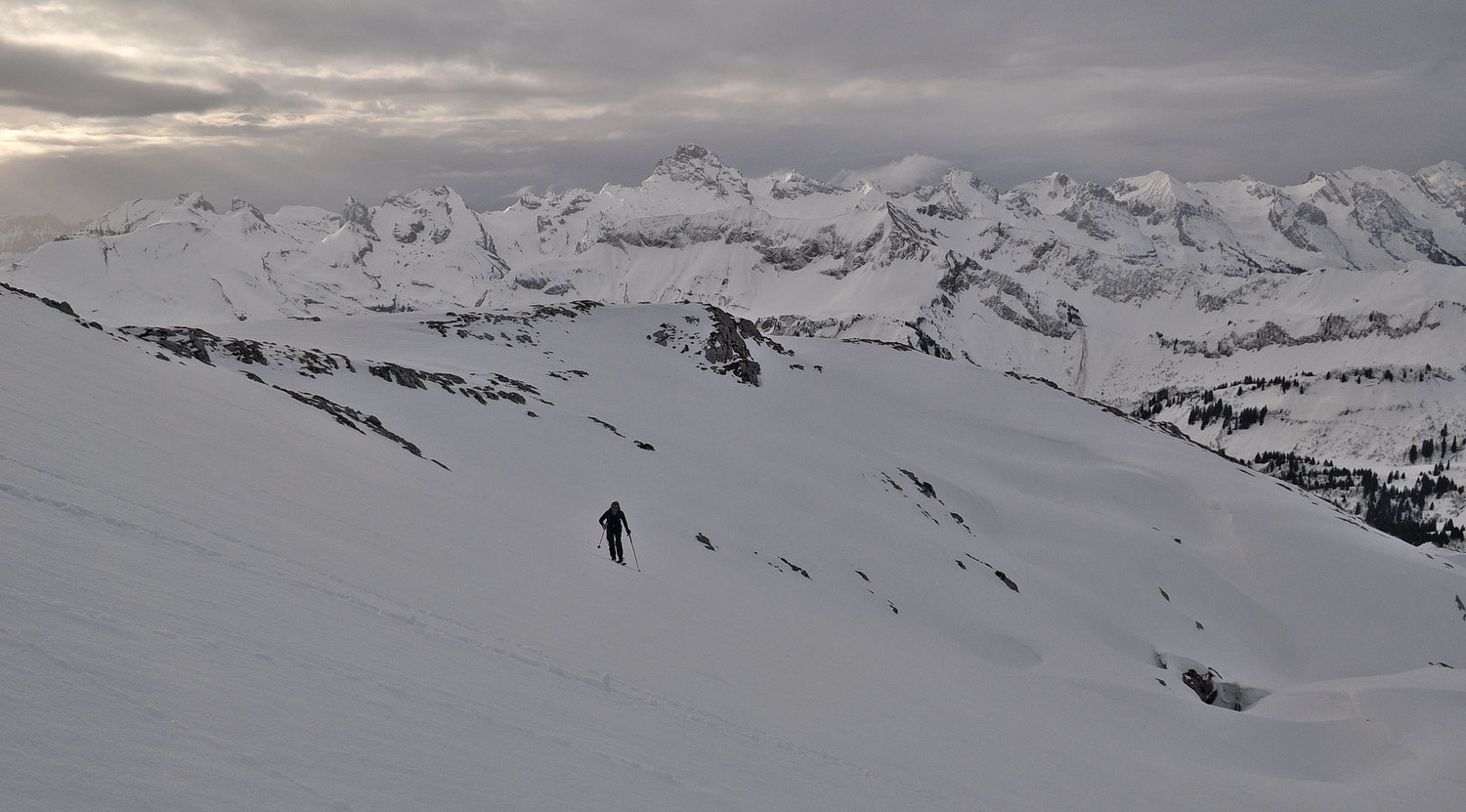 Laurent arrive avec les Aravis dans le dos !