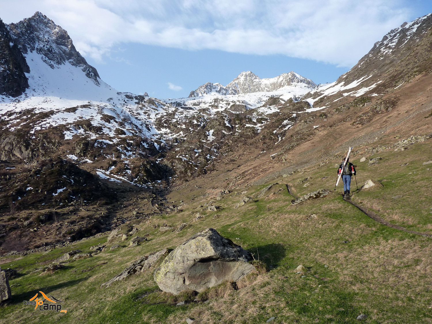 Pic d'Ardiden - Portage au-dessus des granges d'Aynis