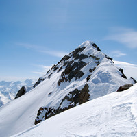 La cresta finale N della Piramide ovest di Somalbosco 3087 m.