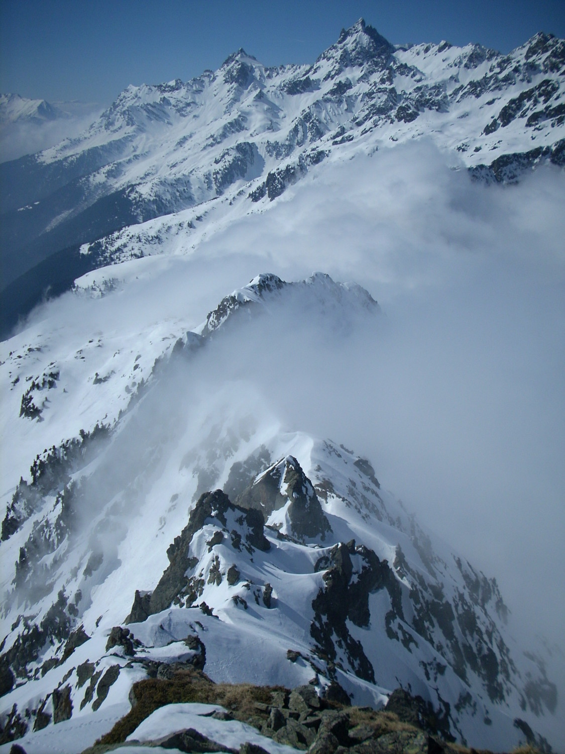 vu vers le Sud depuis le sommet Sud du Pic