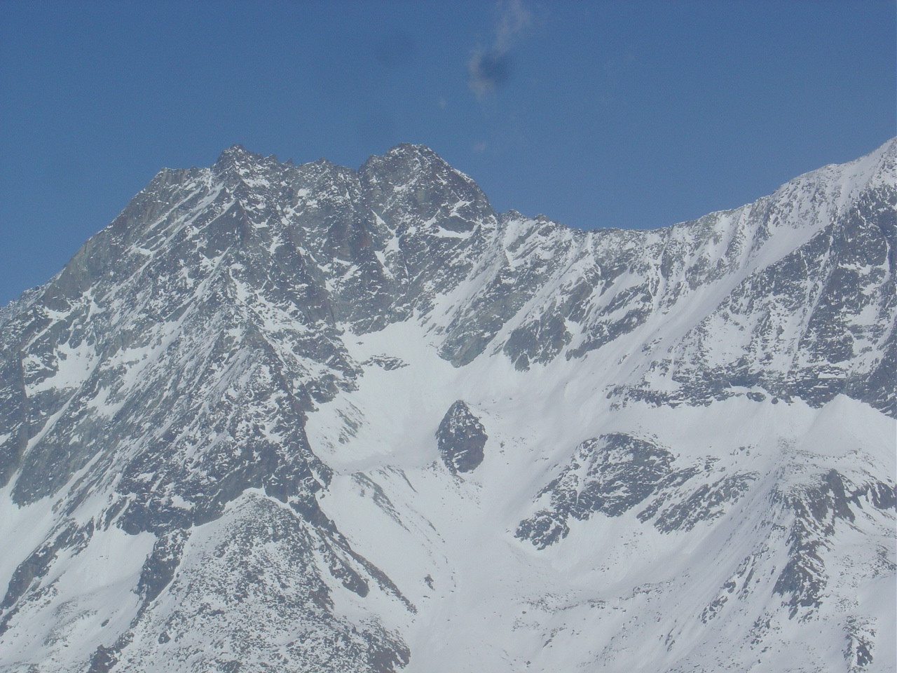 Versant W Pointe des Genevois, la Poire et sa queue qui la surmonte et débouche sur l'arête S.
