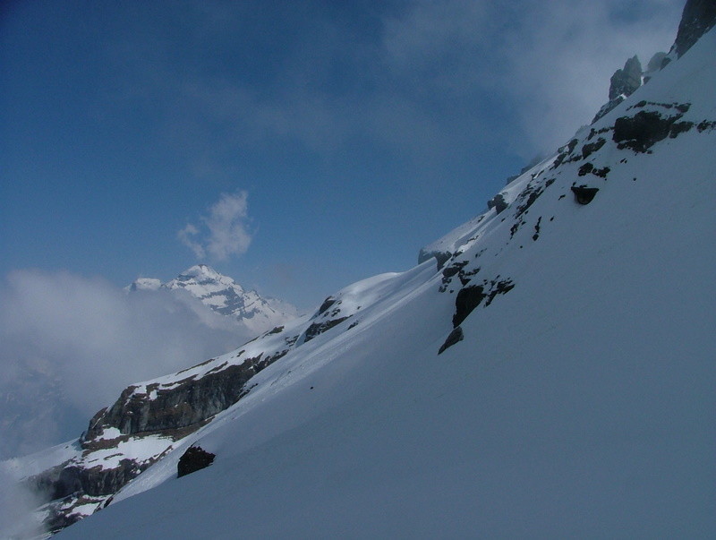 Grenier de Commune - accès au 2° couloir sur fond de Tenneverge
