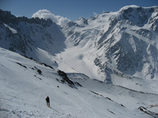Montée à la Cabane de Valsorey