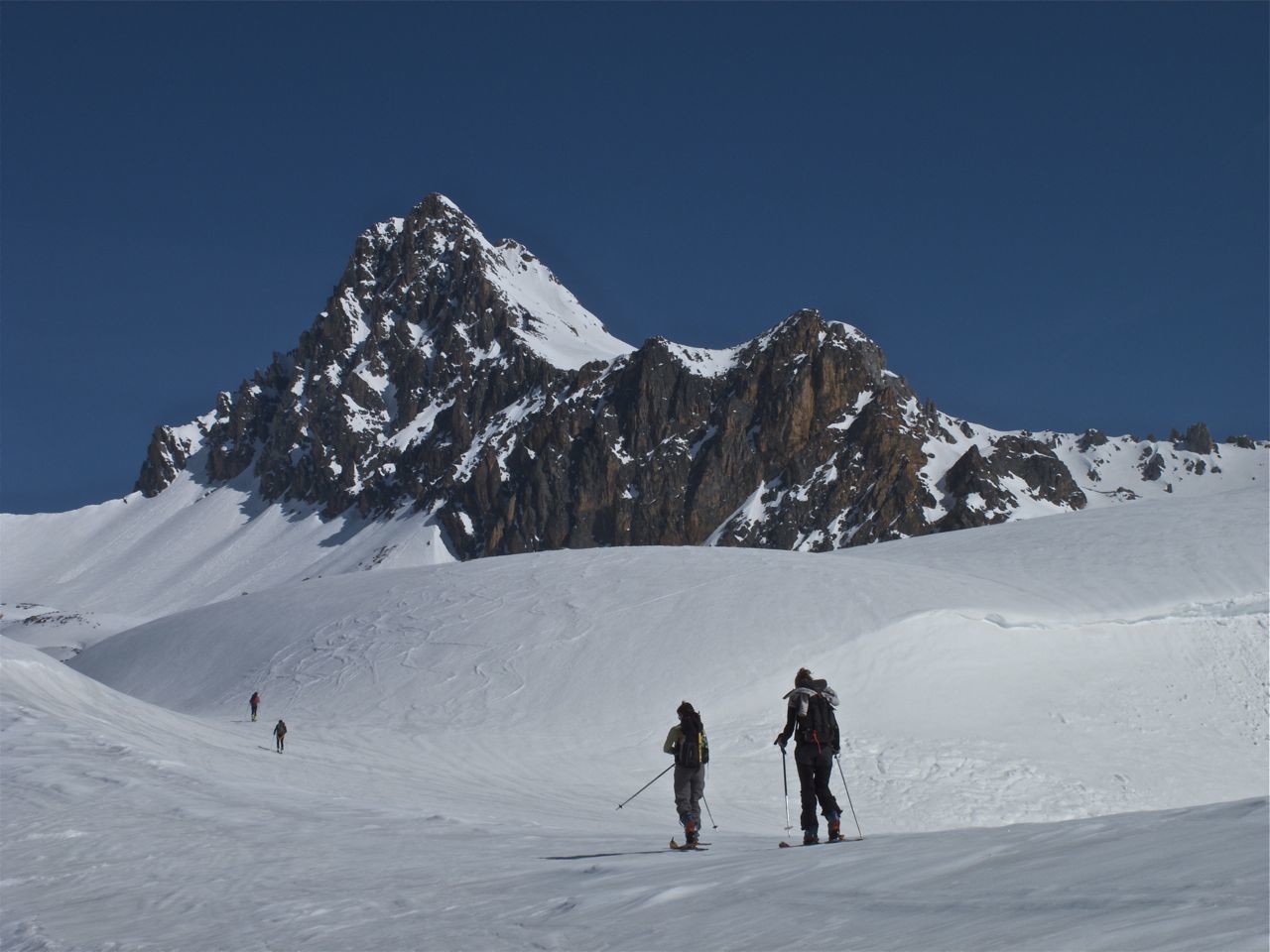 En montant sous le col des Béraudes
