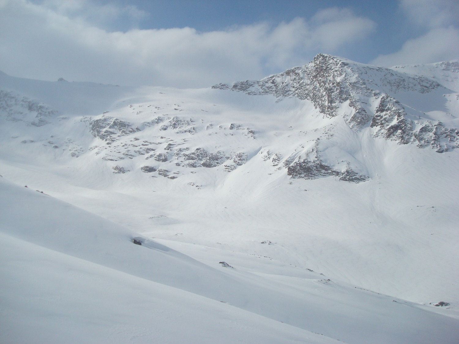 La montée au col de Trièves: chargée de 50cm de neige fraîche et soufflée