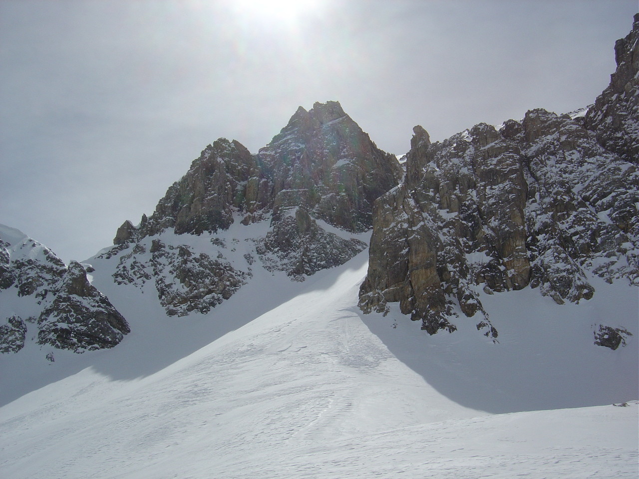 Le versant N du col de la Petite Part.