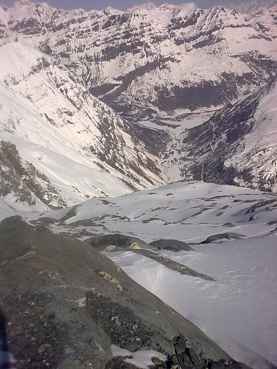 vue plongeante sur le vallon d'avérole