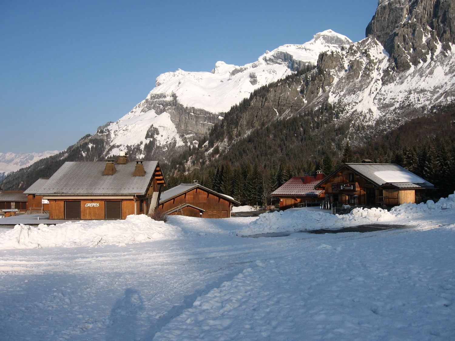 Le soleil arrive sur Plaine-Joux