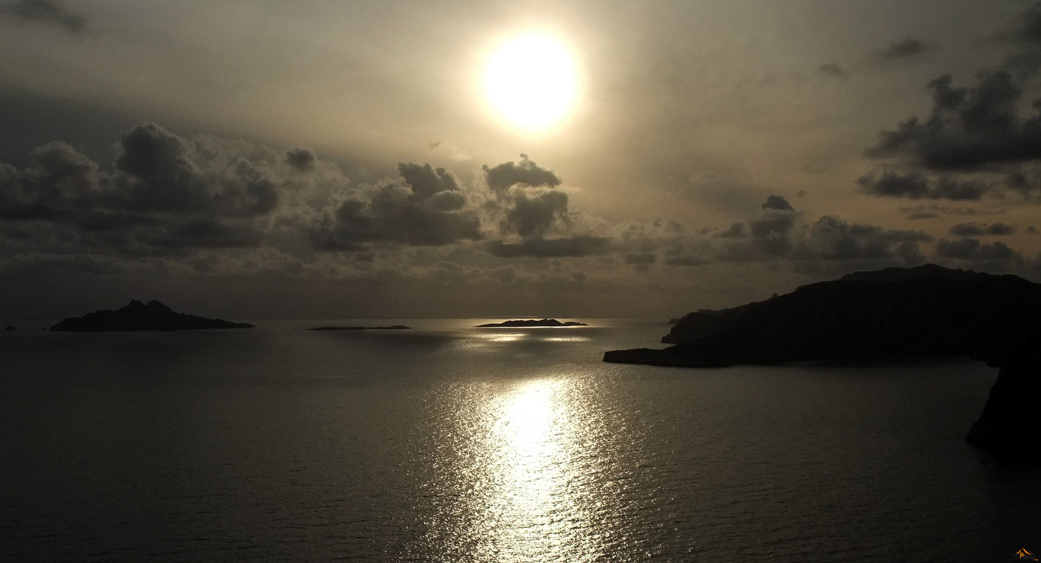 Calanques au crépuscule