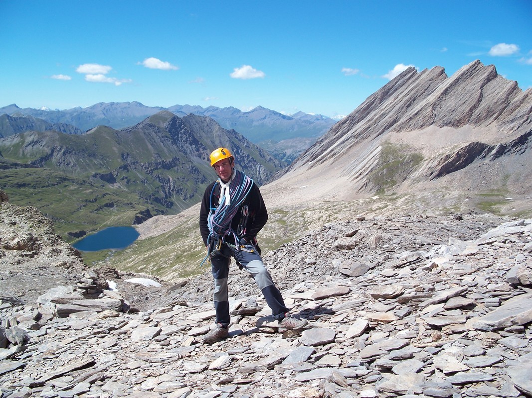 Farou en fin de descente, devant la Taillante et le lac Foréant