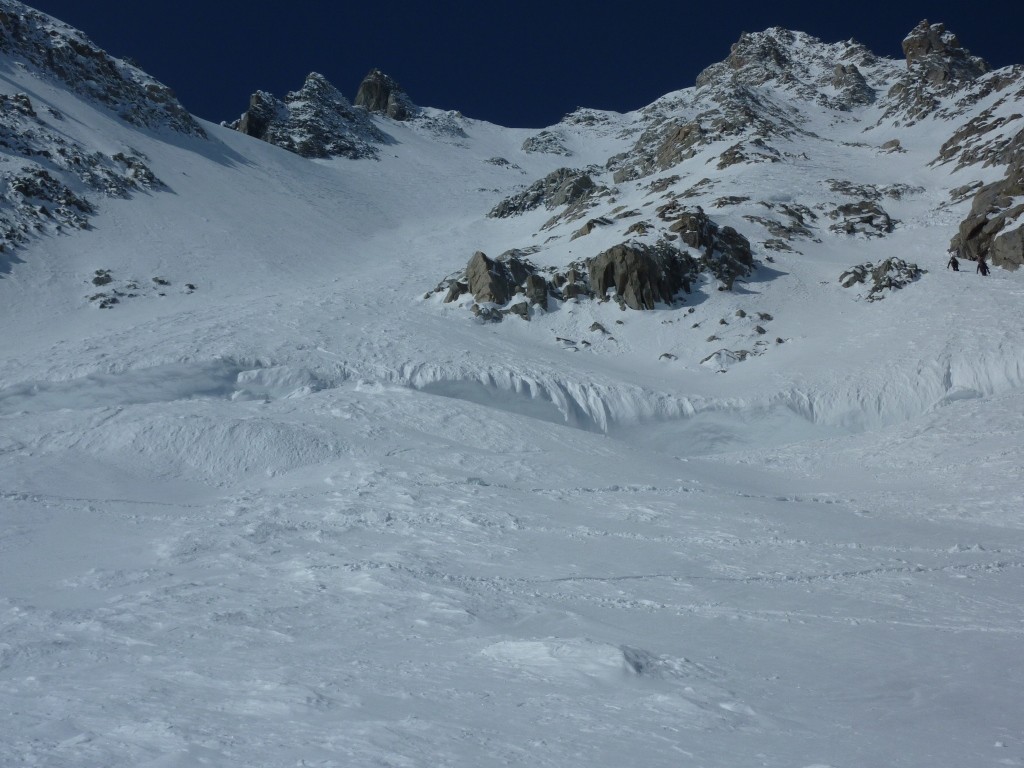 La face... vièrge : NNE des Courtes