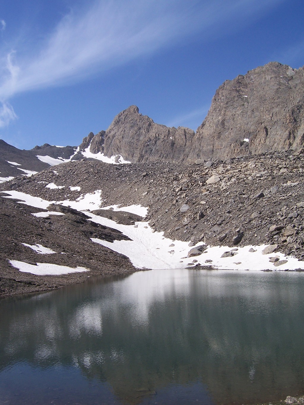 Le pic d'Asti et son lac