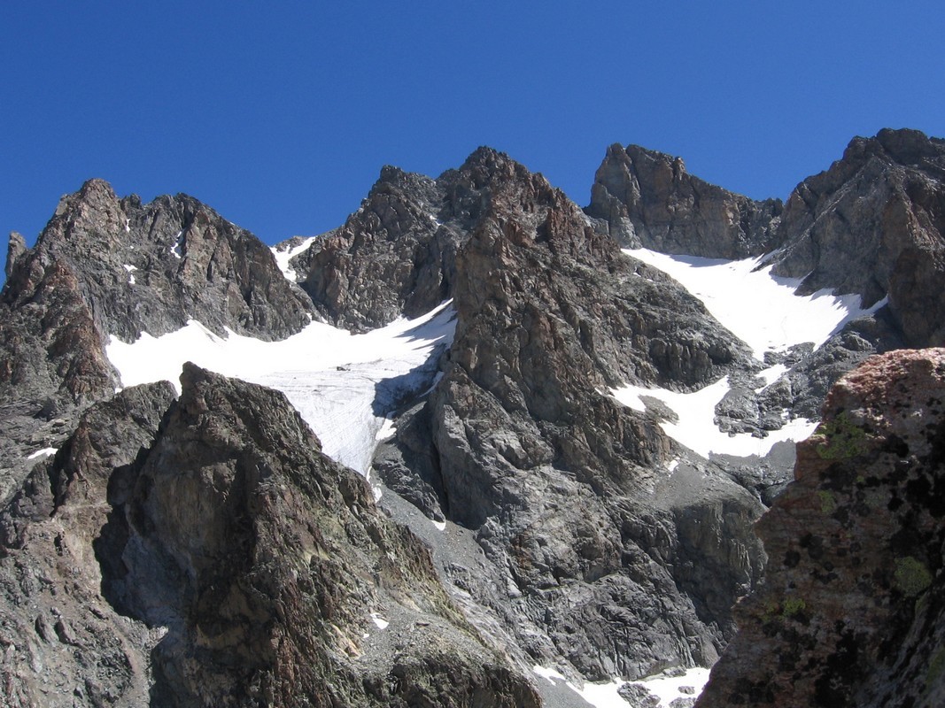 Traversée, vue sur les Agneaux fort secs cette saison là