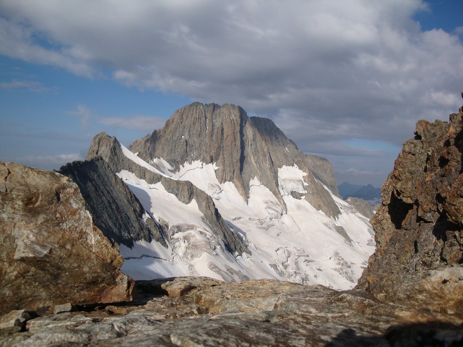 Traversée des Boeufs Rouges, vue sur les Bans