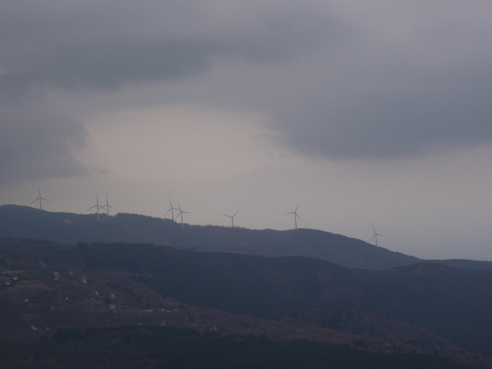 eoliennes dans le nuage