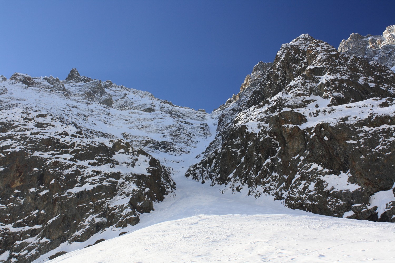 Le couloir N du Col de Burlan