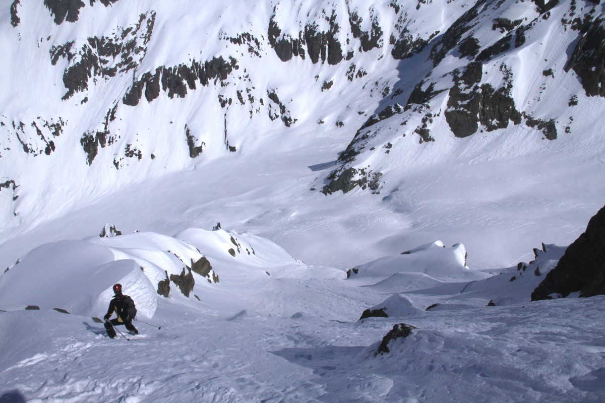 Dans le haut de la face NNE du Pouce