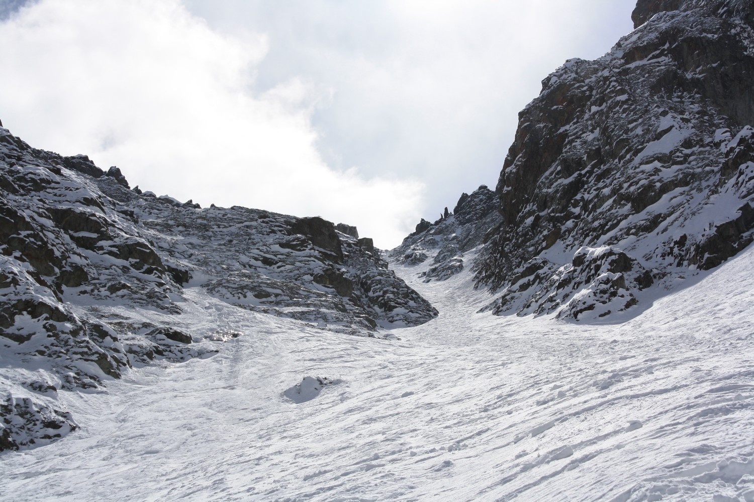 Dans le couloir N du Col de Burlan
