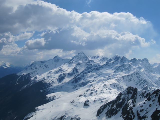 Belledonne Sud depuis la montée au Pic de la Belle Étoile : on a vraiment parcouru tout ça ?