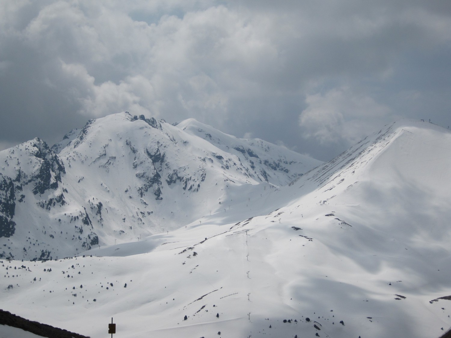 Pistes de la Morte devant Oreille du Loup, Tabor, Pérollier