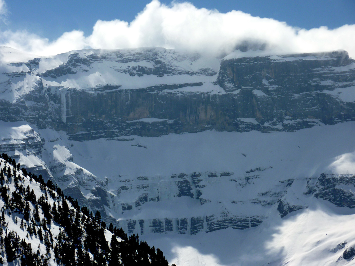Cirque de Gavarnie au mois d'Avril depuis les Espuguettes