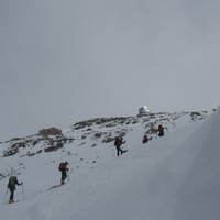 Salita alla Monterosahutte, si vedono la vecchia e la nuova