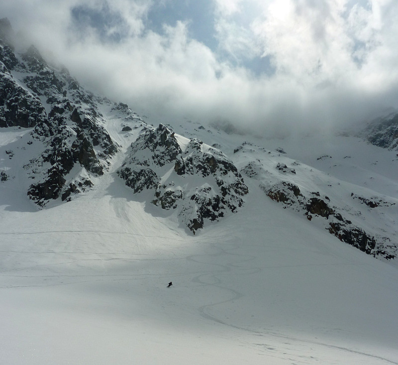 Retour au pied de la face, le paysage se referme...