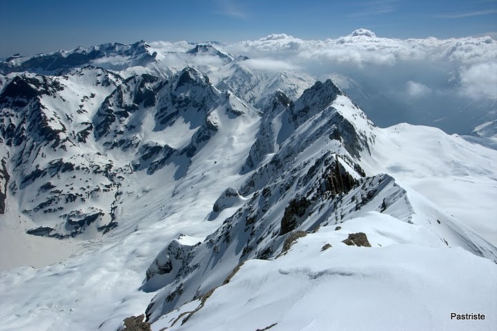 Du sommet du Grand Astazou, vue sur la crête allant à Tuquerouye