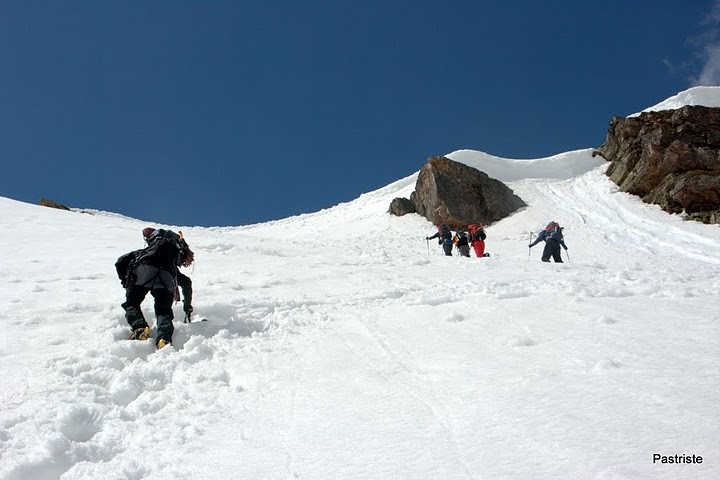 Dans la montée à la hourquette d'Alans