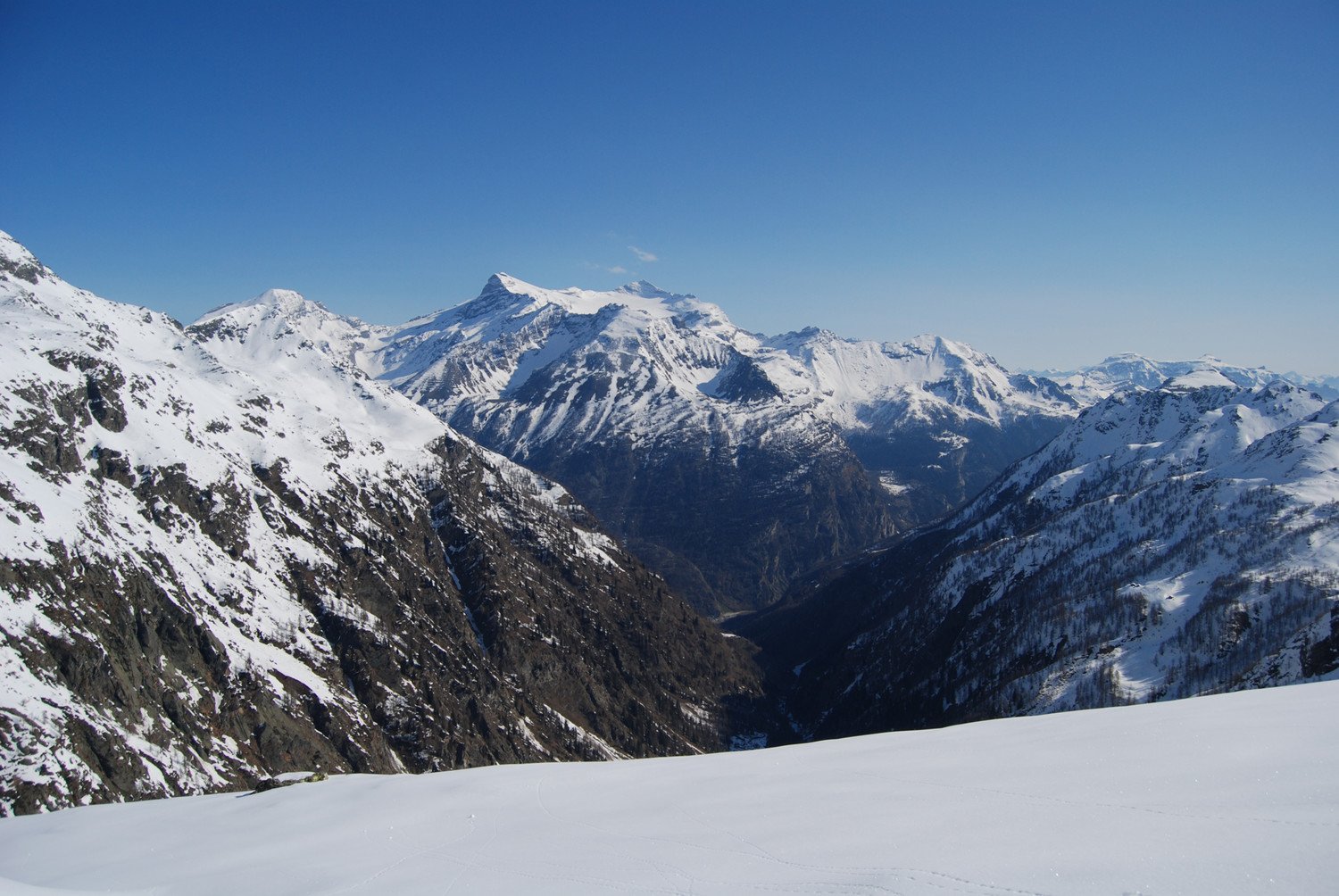 Il Breithorn 3438 m e Monte Leone 3553 m visti da Blattjisch 2200 m ca, dopo aver superato il tratto chiave.