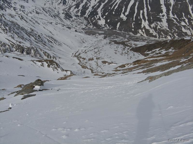 Depuis le haut du couloir, vue sur Bourg-Saint-Bernard