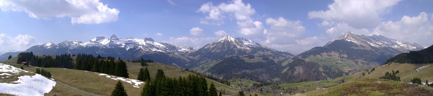 Les Tours d'Aï, de Mayen et de Famelon, le Mont d'Or et le Pic Chaussy depuis La Seleyre