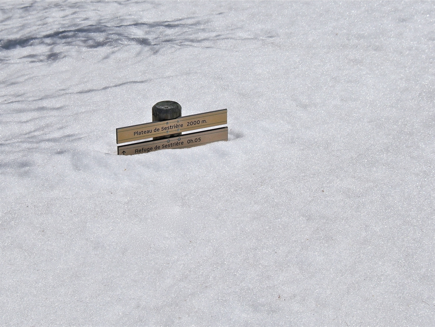 Encore un peu de neige au Plateau de Sestrière.