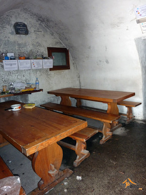 Refuge de Tuquerouye - Pièce commune Refuge de Tuquerouye - Pièce commune