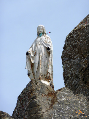 Refuge de Tuquerouye - Vierge de Tuquerouye (qui a dû passer sous les fourches caudines de la Charia) Refuge de Tuquerouye - Vierge de Tuquerouye (qui a dû passer sous les fourches caudines de la Charia)