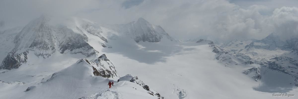Vue bouchée depuis La Luette sur le Mont-Blanc de Cheilon et le glacier de Giétro
