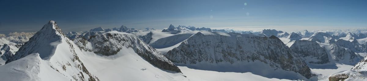 Vue panoramique en direction du Pigne d'Arolla