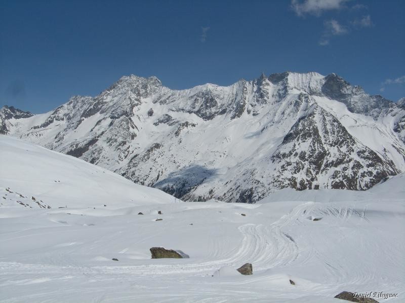 Decente sur Arolla en face de la Pointe de la Tsa