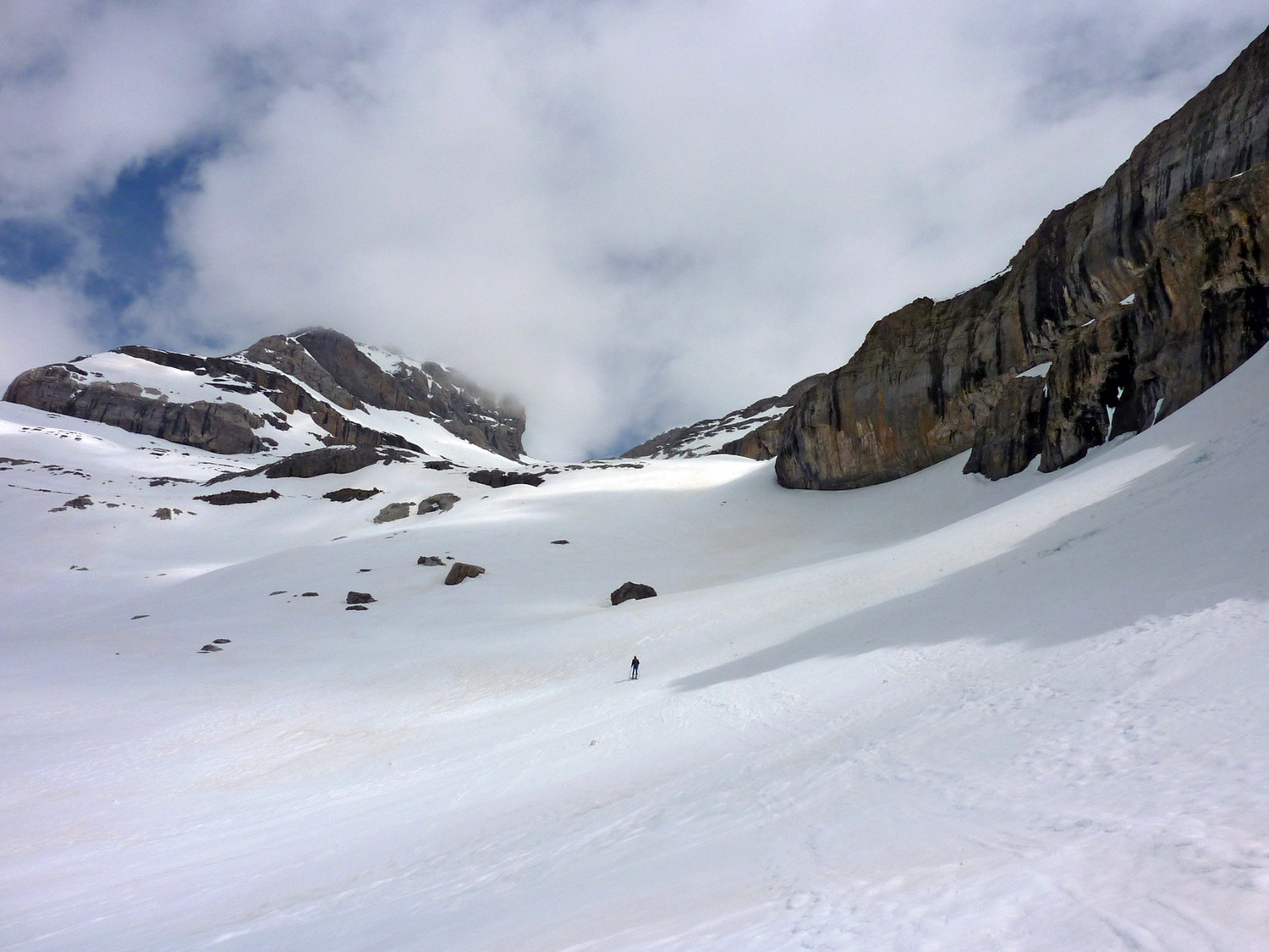Montée vers le col du Cylindre du Marboré