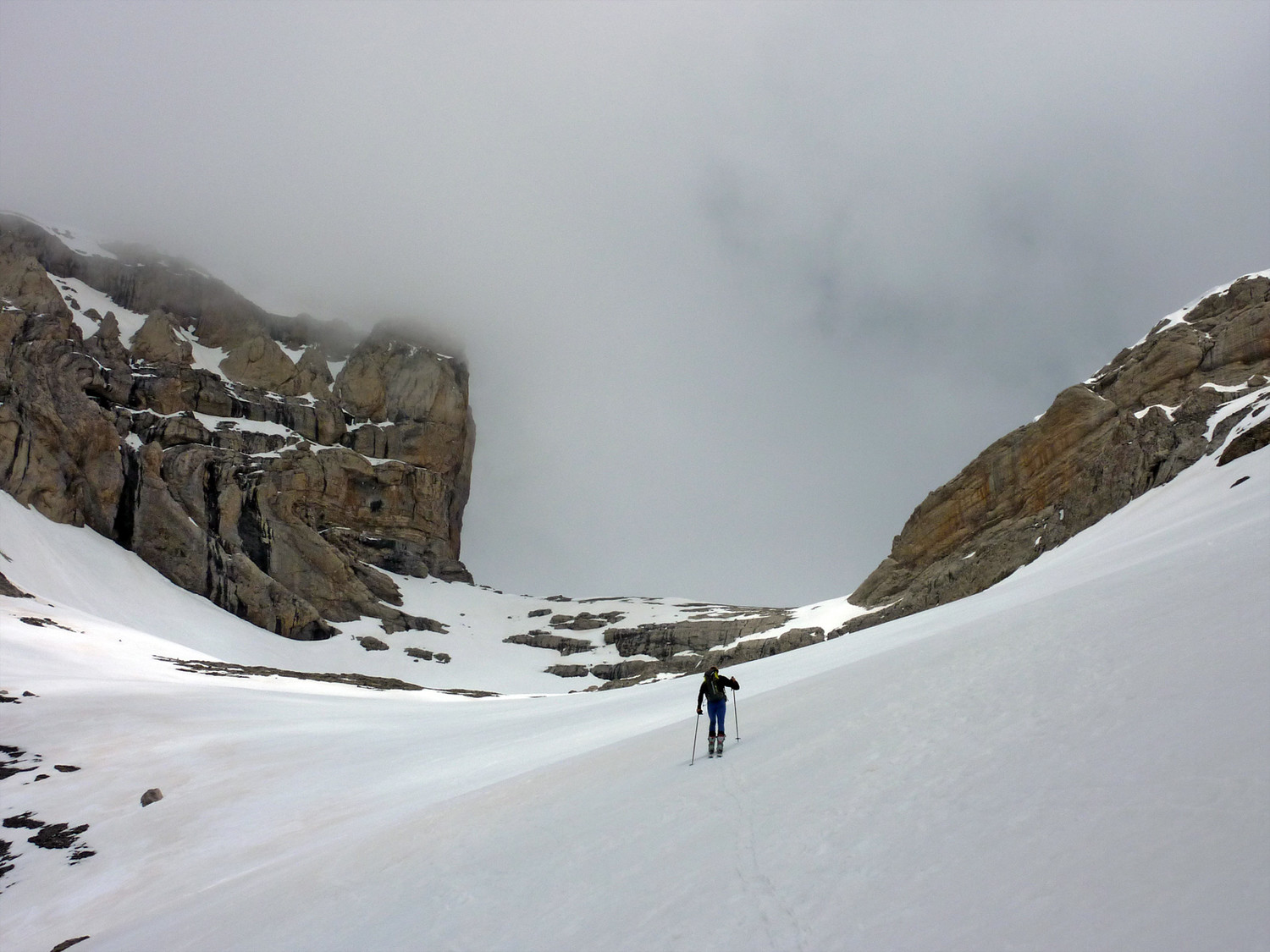En approche du col du Cylindre du Marboré