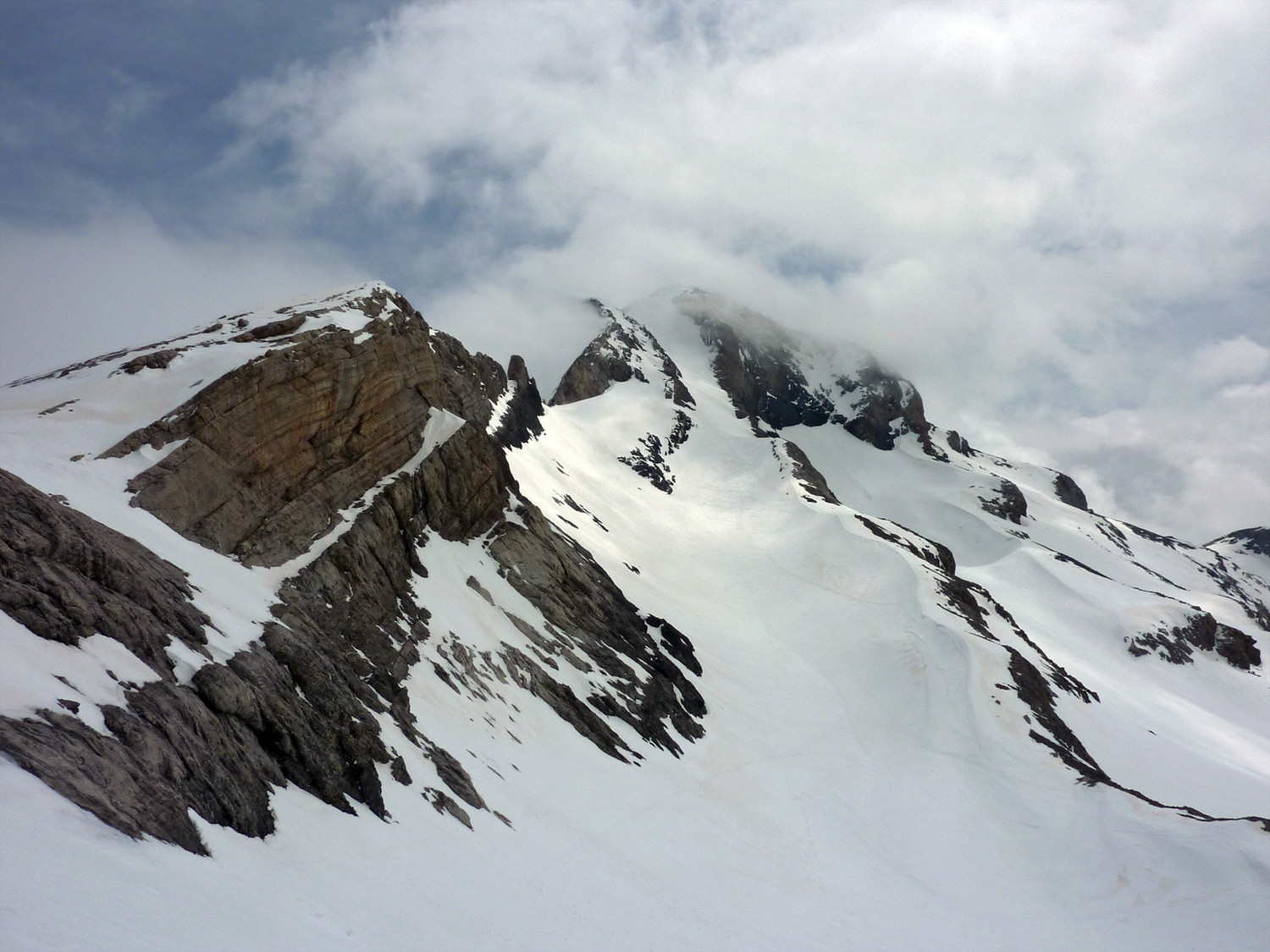 Mont Perdu et son couloir nord, dans une des rares éclaircies de l'aprem