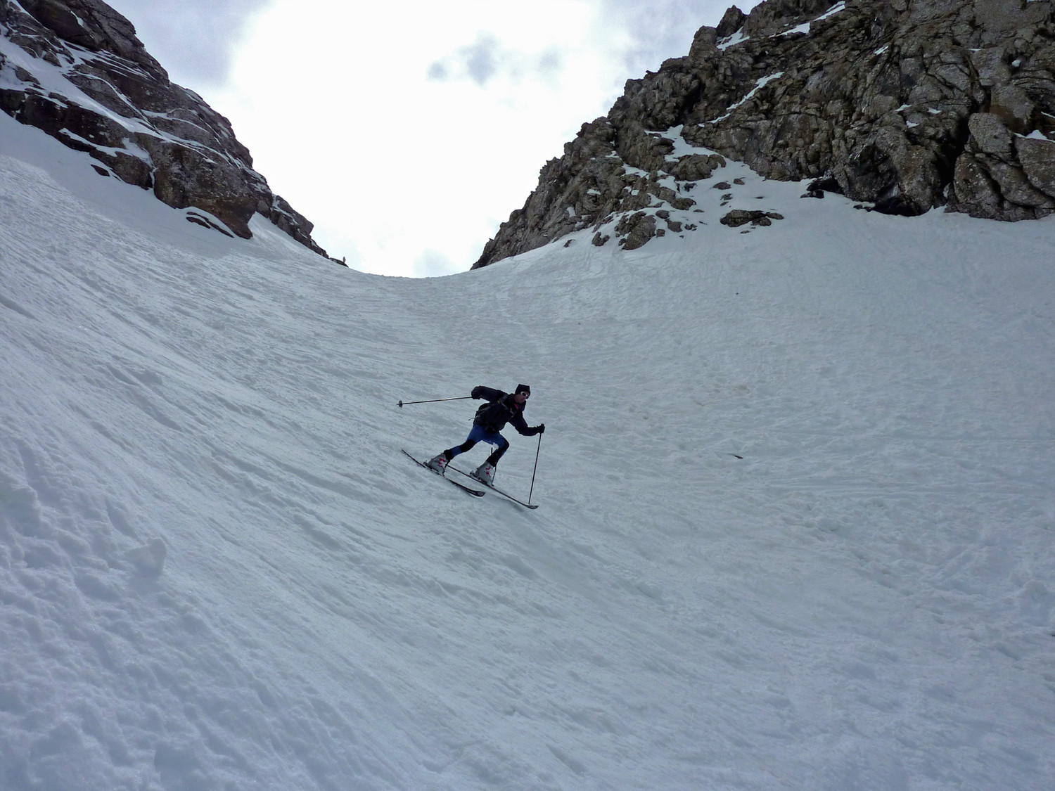 Toujours Ice, en pleine action, dans la descente du couloir nord de la brèche de Tuquerouye